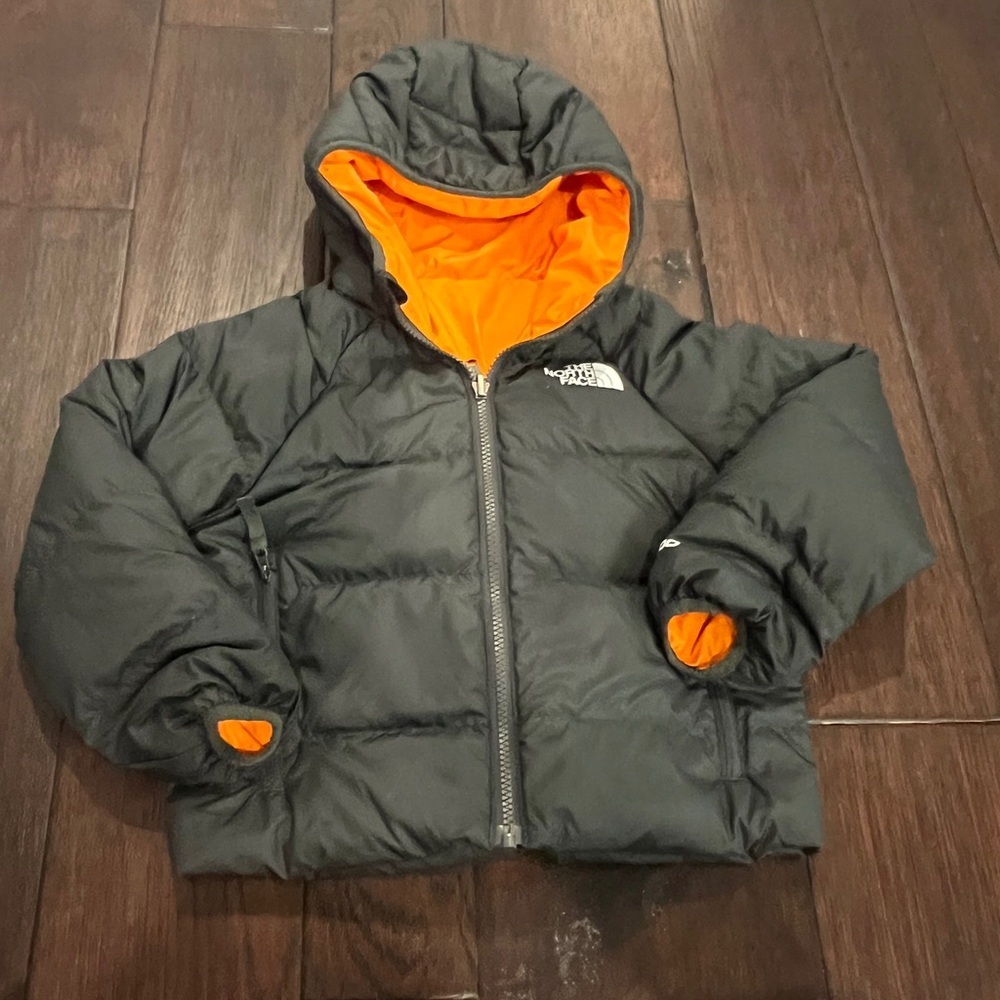 The North Face reversible Black and Orange Jacket - Picture 3 of 6